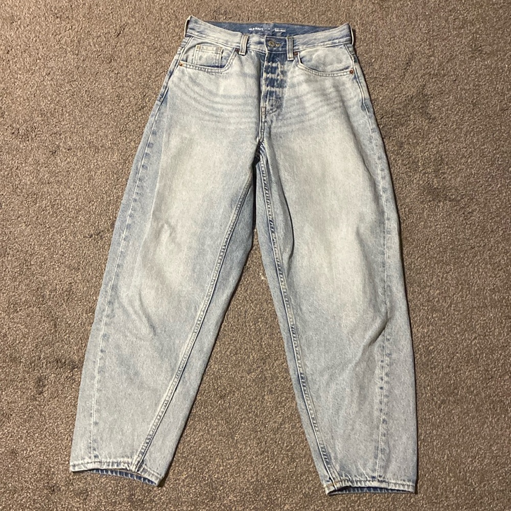 Balloon style jeans. Comfortable.